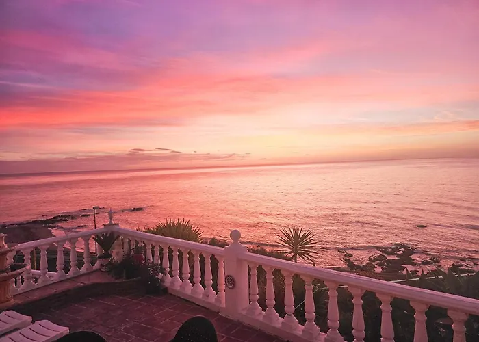 Charming Townhouse In El Faro, Spain, Studding Sea View & Community Pool * Fuengirola