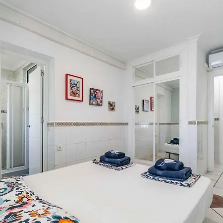 Charming Townhouse In El Faro, Spain, Studding Sea View & Community Pool Vakantiehuis Fuengirola