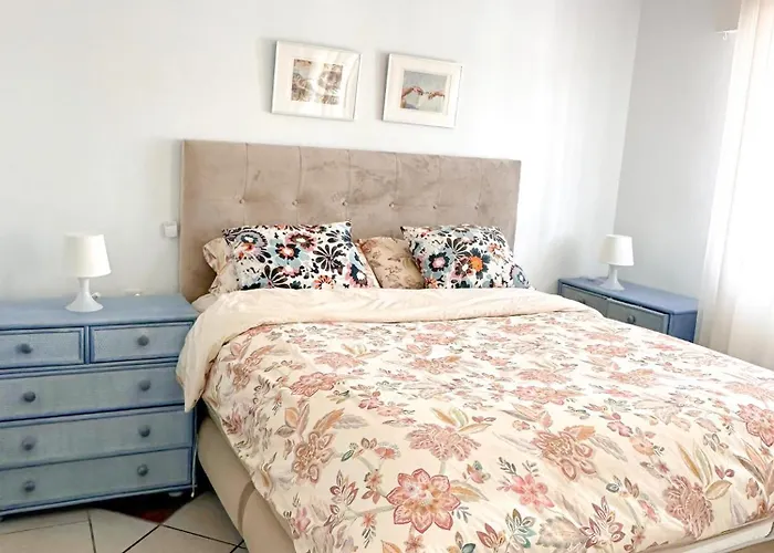 Charming Townhouse In El Faro, Spain, Studding Sea View & Community Pool Vakantiehuis Fuengirola