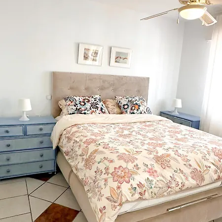 Charming Townhouse In El Faro, Spain, Studding Sea View & Community Pool بيت للعطل فوينخيرولا